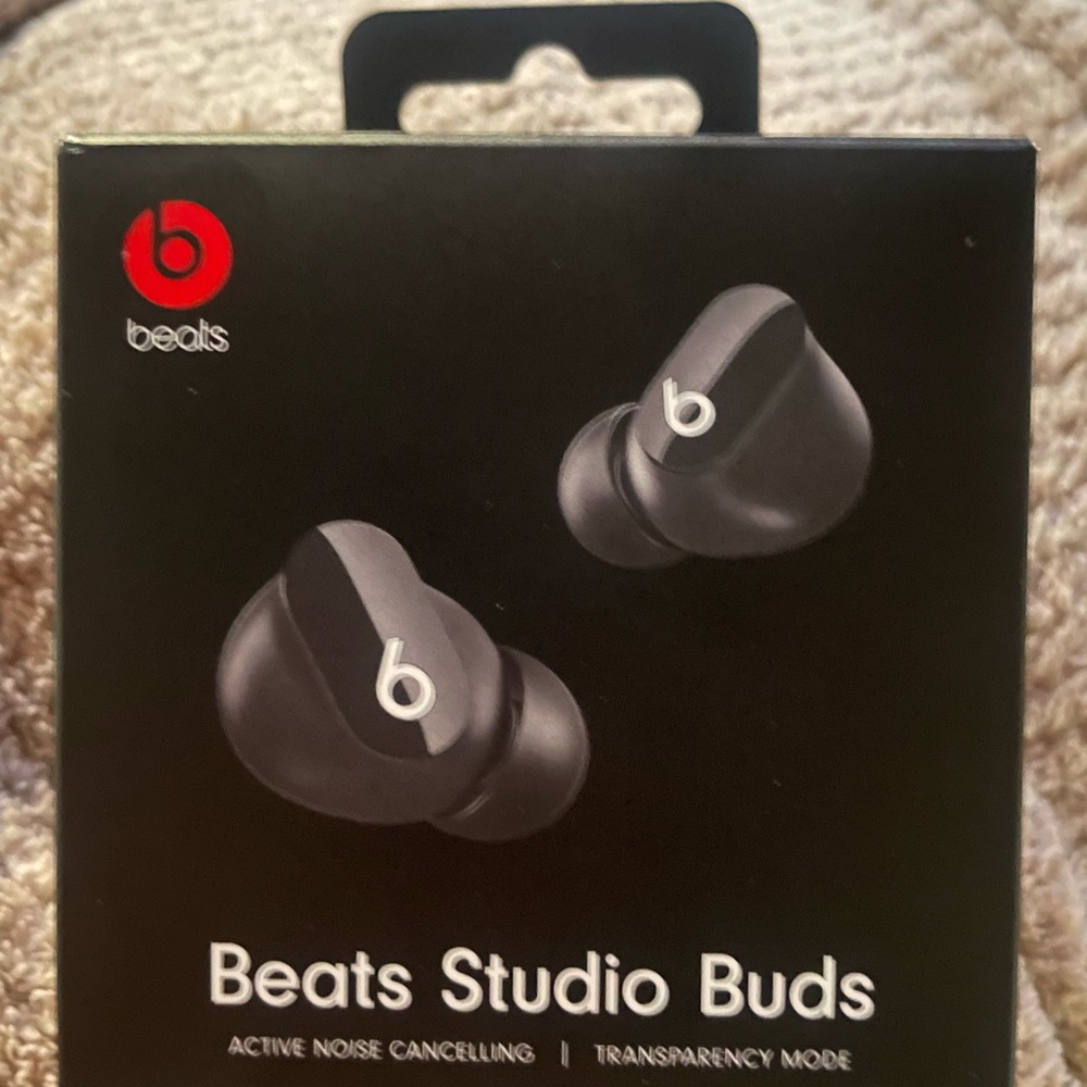 Beats True Wireless Earbuds with Charging Case